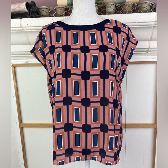 NWOT beautiful blouse unique colors, knit collar, deco pattern, cap sleeves - Picture 1 of 7